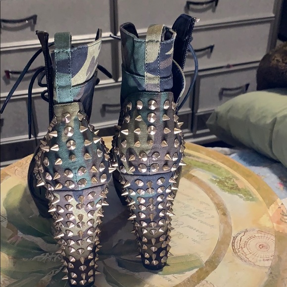 Booties - Picture 5 of 7